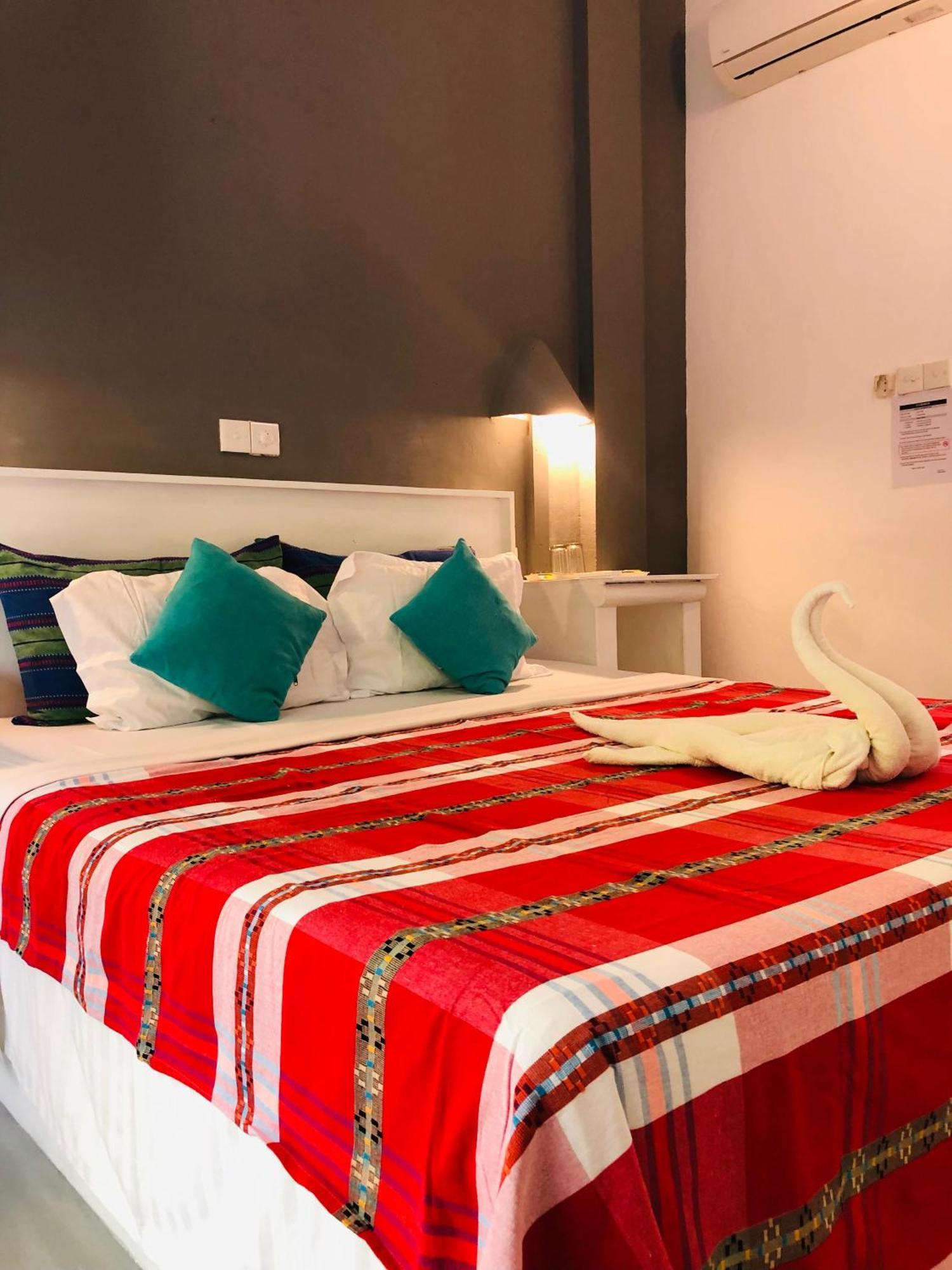Hotel Vibration Hikkaduwa Phòng bức ảnh